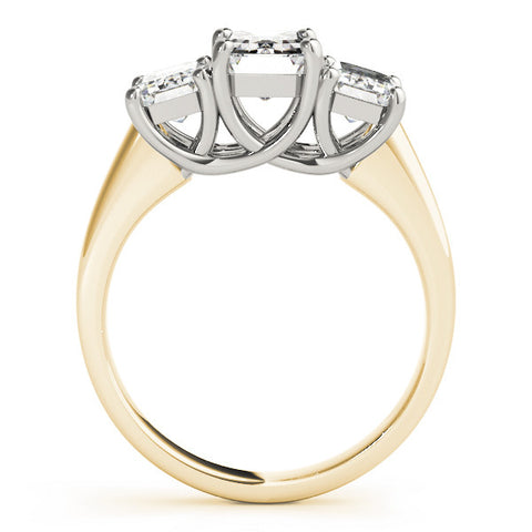 Yellow gold Three-Stone Radiant Cut Diamond Ring with Prong Setting and Classic Band