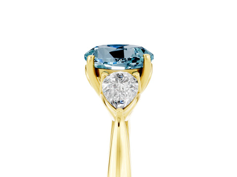 Yellow gold Three-Stone Round Cut Cut Diamond Ring with Pear Side Stones in Four-Prong Setting_5