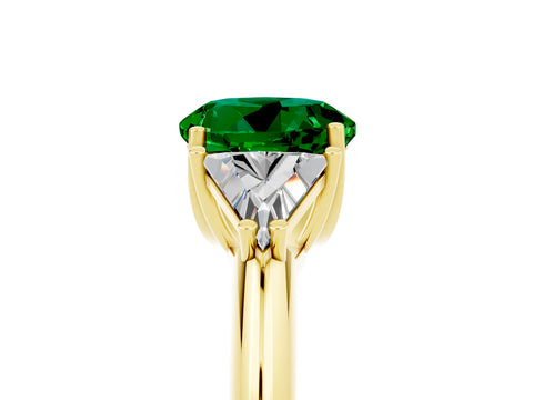 Yellow gold Three-Stone Round Cut Cut Diamond Ring with Trillion Side Stones and Four-Prong Setting_5