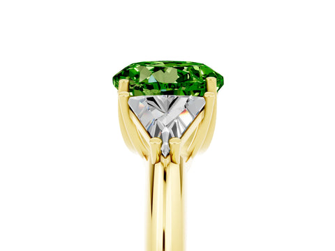 Yellow gold Three-Stone Round Cut Cut Diamond Ring with Trillion Side Stones and Four-Prong Setting_5