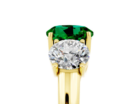 Yellow gold Three-Stone Round Cut Emerald Engagement Ring with Prong Setting_5