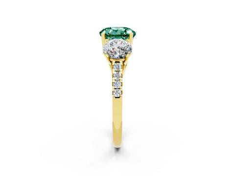 Yellow gold Three-Stone Round Cut Green Sapphire Ring with Pavé Band and Prong Setting_15
