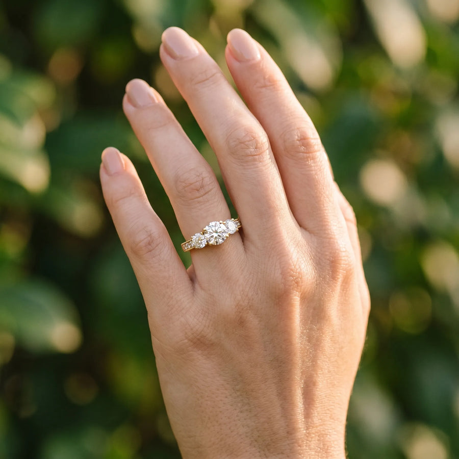 Yellow gold Three-Stone Round Cut Pavé Band with Prong Setting
