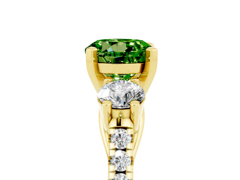 Yellow gold Three-Stone Round Cut Peridot Pavé Band with Four-Prong Setting_5