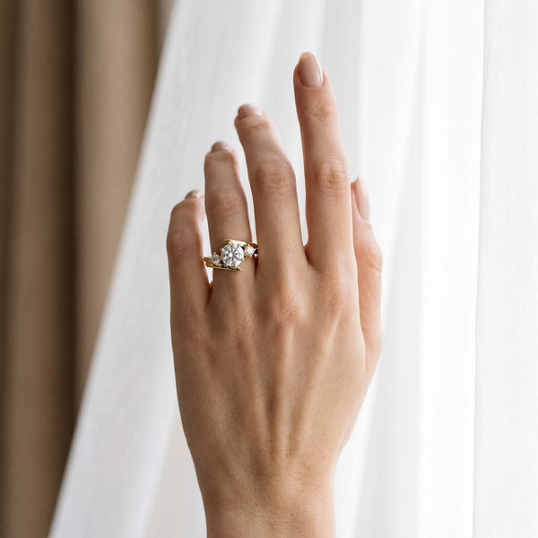 Yellow gold Three-Stone Round Cut Tension Band Ring with Four-Prong Setting