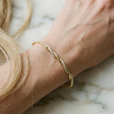 Yellow gold Twisted Diamond Round-Cut Cable Chain Bracelet with Bezel Setting_10