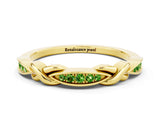 Yellow gold Twisted Peridot Marquise Pavé Band with Shared Prong Setting_6