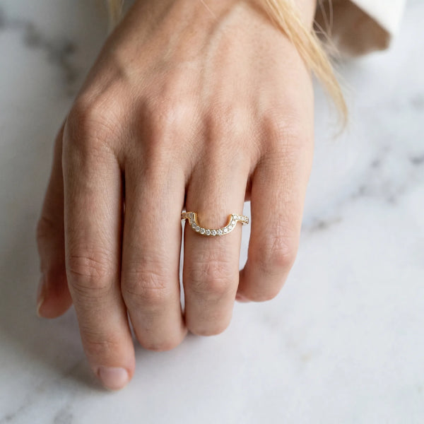 Yellow gold U-Shaped Pavé Round Diamond Contour Band