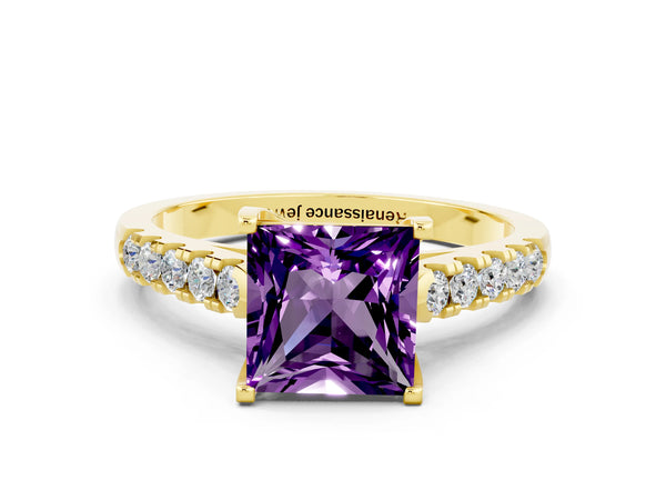 Yellow gold Princess Cut Amethyst Pavé Band Solitaire Ring with Prong Setting