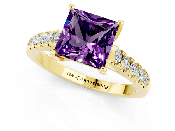 Yellow gold Princess Cut Amethyst Pavé Band Solitaire Ring with Prong Setting