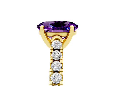 Yellow gold {shape_name} Amethyst Solitaire Ring with Pavé Band and Four-Prong Setting_5