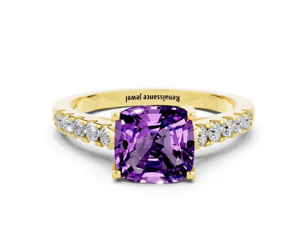Yellow gold Cushion Cut Amethyst Pavé Band Solitaire Ring with Prong Setting