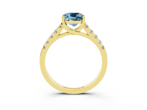 Yellow gold {shape_name} Aquamarine Solitaire Ring with Pavé Band and Four-Prong Setting_3