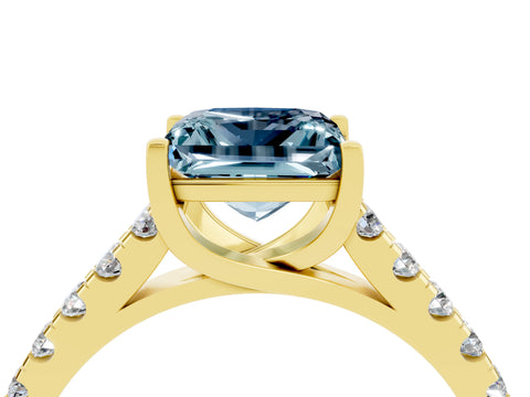 Yellow gold {shape_name} Aquamarine Solitaire Ring with Pavé Band and Four-Prong Setting_4