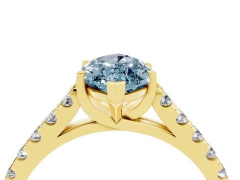 Yellow gold {shape_name} Aquamarine Solitaire Ring with Pavé Band and Four-Prong Setting_4