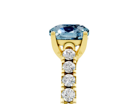 Yellow gold {shape_name} Aquamarine Solitaire Ring with Pavé Band and Four-Prong Setting_5