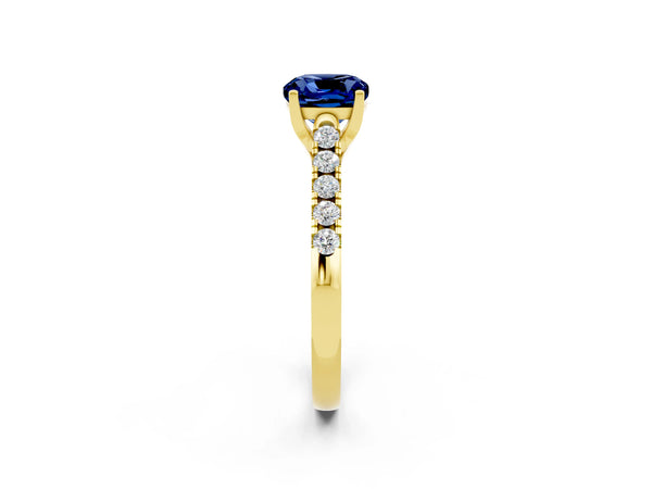 Yellow gold Cushion Cut Blue Sapphire Pavé Band Solitaire Ring with Prong Setting