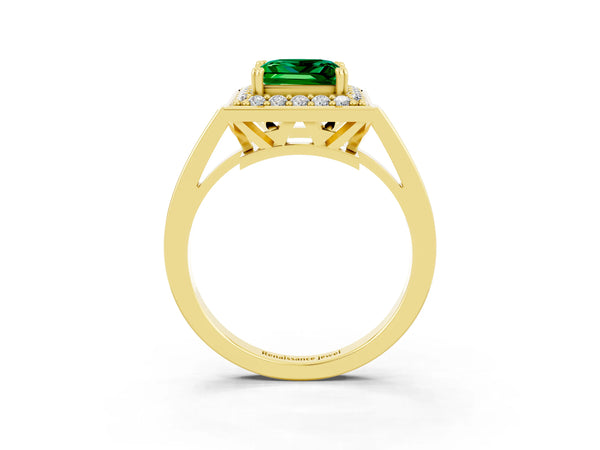 Yellow gold Princess Cut Emerald Halo Ring with Split Shank and Four-Prong Setting