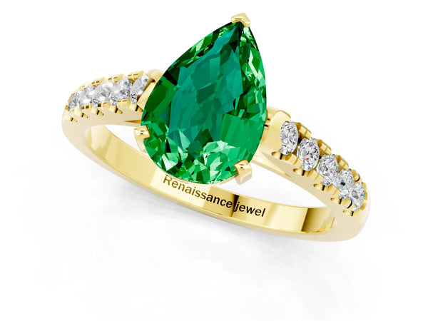 Yellow gold Pear Cut Emerald Pavé Band Solitaire Ring with Prong Setting