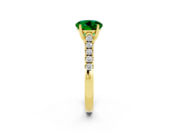 Yellow gold Round Cut Emerald Pavé Band Solitaire Ring with Prong Setting