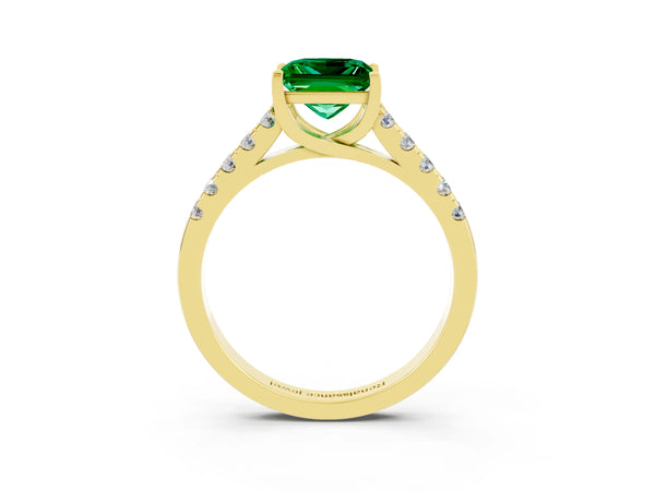 Yellow gold Princess Cut Emerald Pavé Band Solitaire Ring with Prong Setting