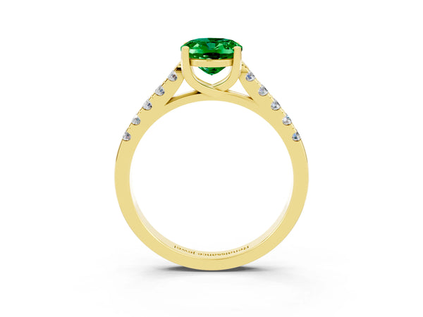 Yellow gold Oval Cut Emerald Pavé Band Solitaire Ring with Prong Setting