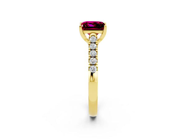 Yellow gold Princess Cut Garnet Pavé Band Solitaire Ring with Prong Setting
