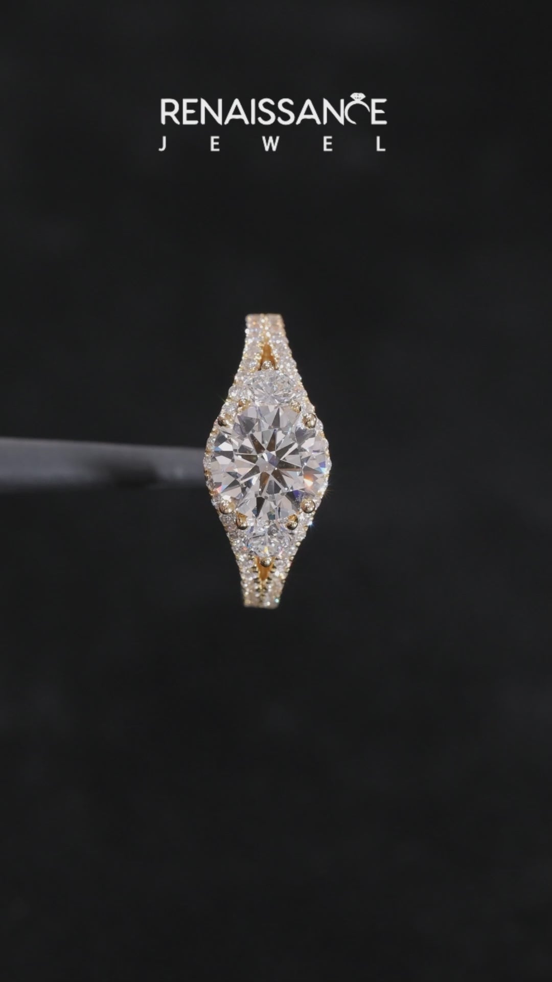 Yellow gold Round Brilliant Three-Stone Diamond Ring with Pavé Band and Prong Setting_4