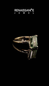 Yellow gold Fancy Green Emerald  Solitaire Diamond Ring with Four-Prong Setting and Classic Band