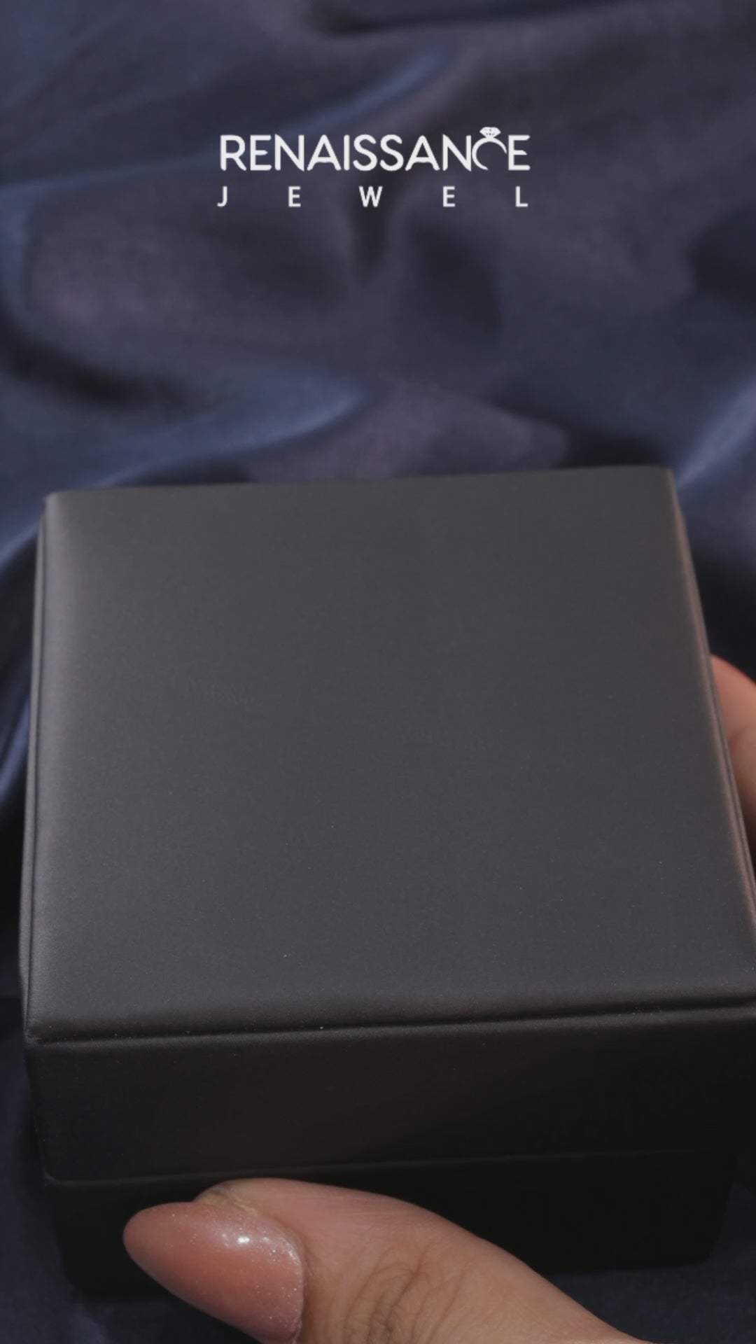 Rose gold Round Solitaire Twist Band with Pavé Diamonds and Four-Prong Setting_13