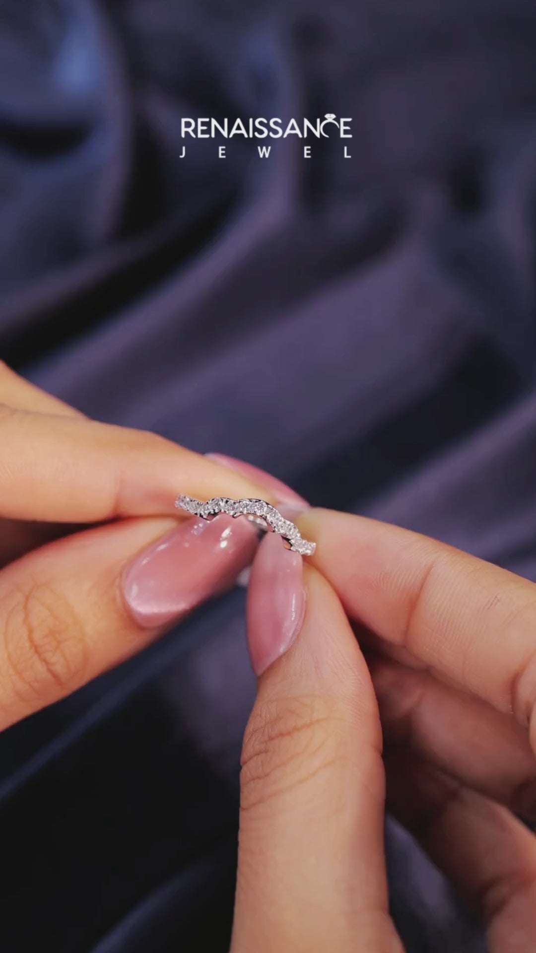 White gold Curved Diamond Pavé Round-Cut Contour Band 3