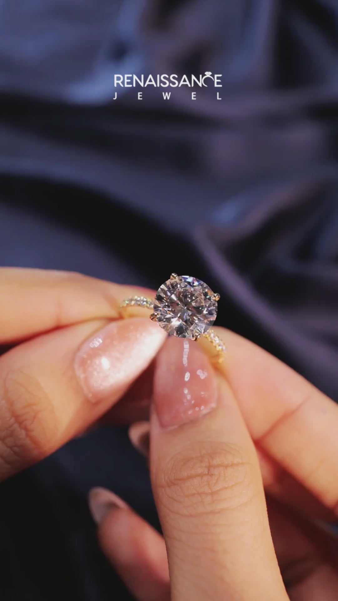 Yellow gold Round Solitaire Diamond Pavé Band with Four-Prong Setting 3