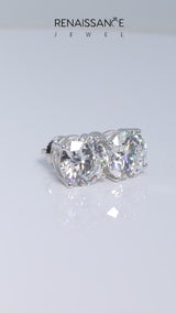 White gold Round Cut Diamond Stud Earrings