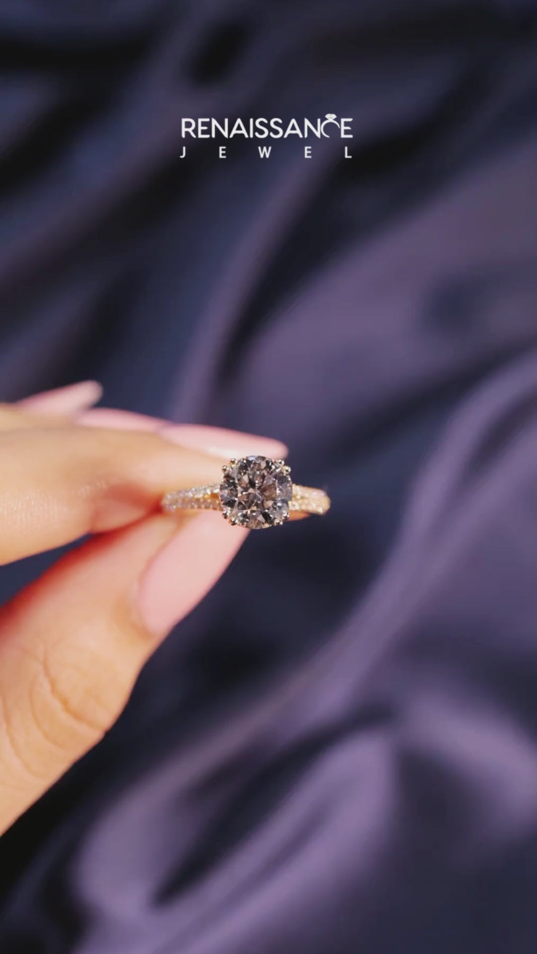 Yellow gold Round Solitaire Pave Split Shank Engagement Ring with Six-Prong Setting 5