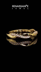Yellow gold Round Diamond Twisted Infinity Band with Prong Setting