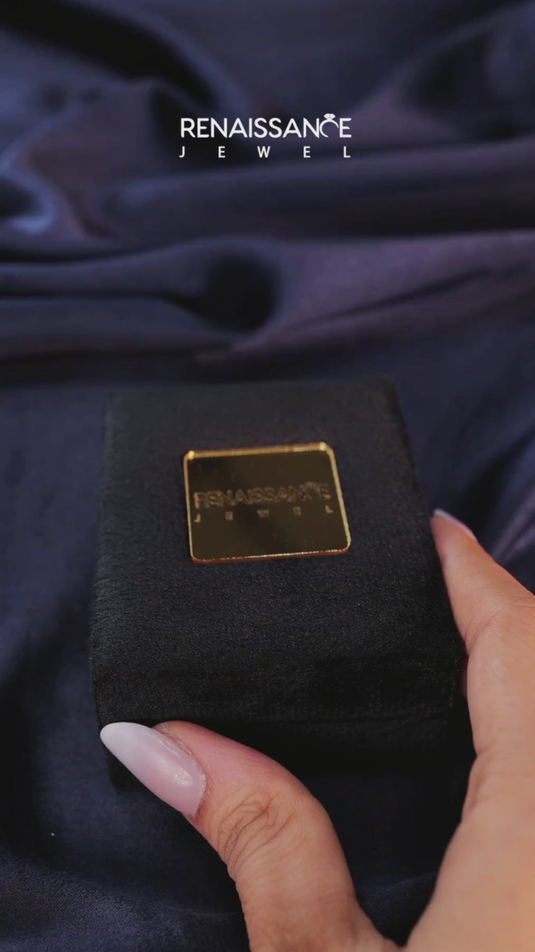 Yellow gold Bezel-Set Round Diamond Solitaire Chain Necklace 1