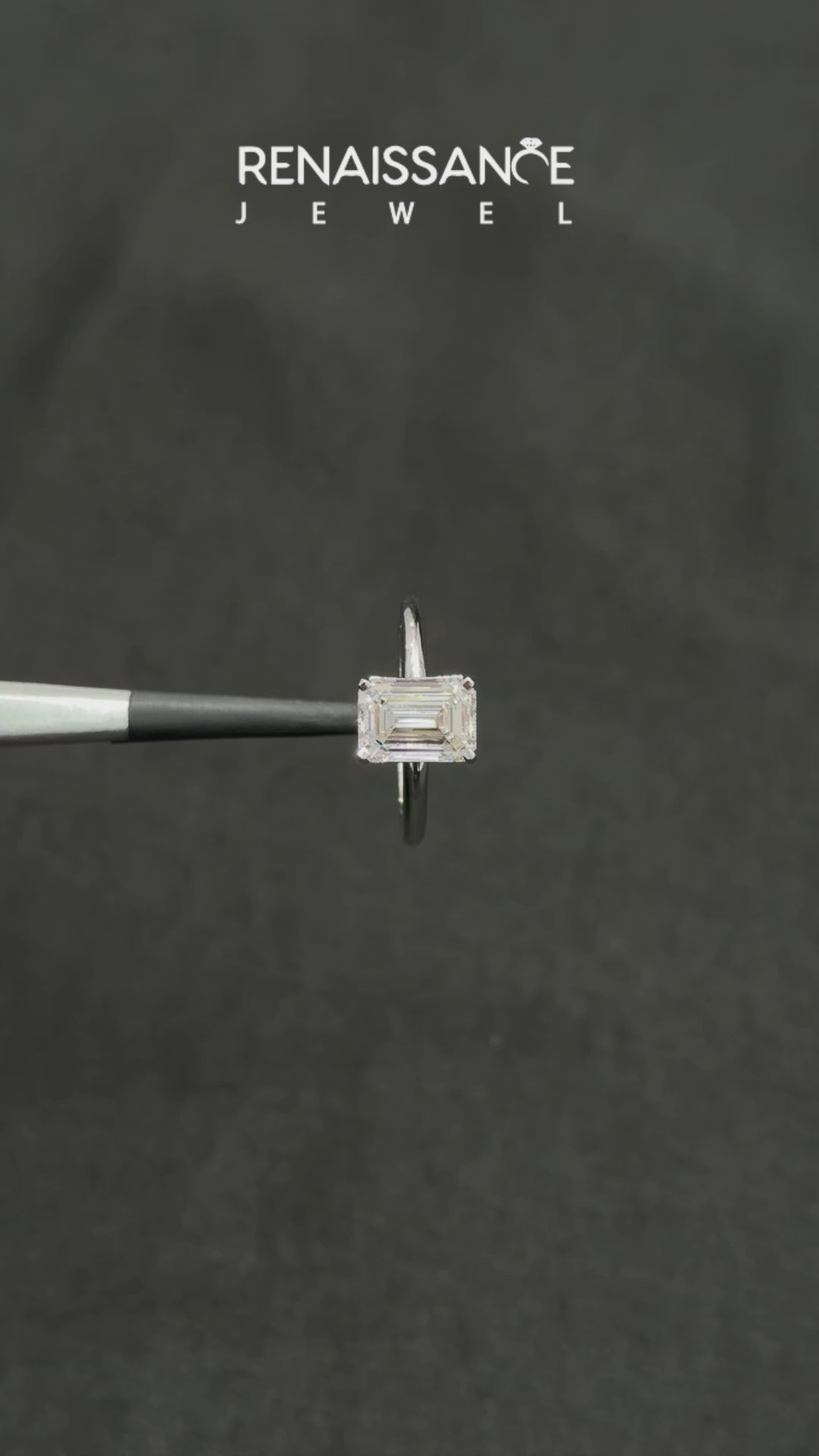 White gold Marquise Cut Solitaire Engagement Ring with Round Band and Four-Prong Setting_85