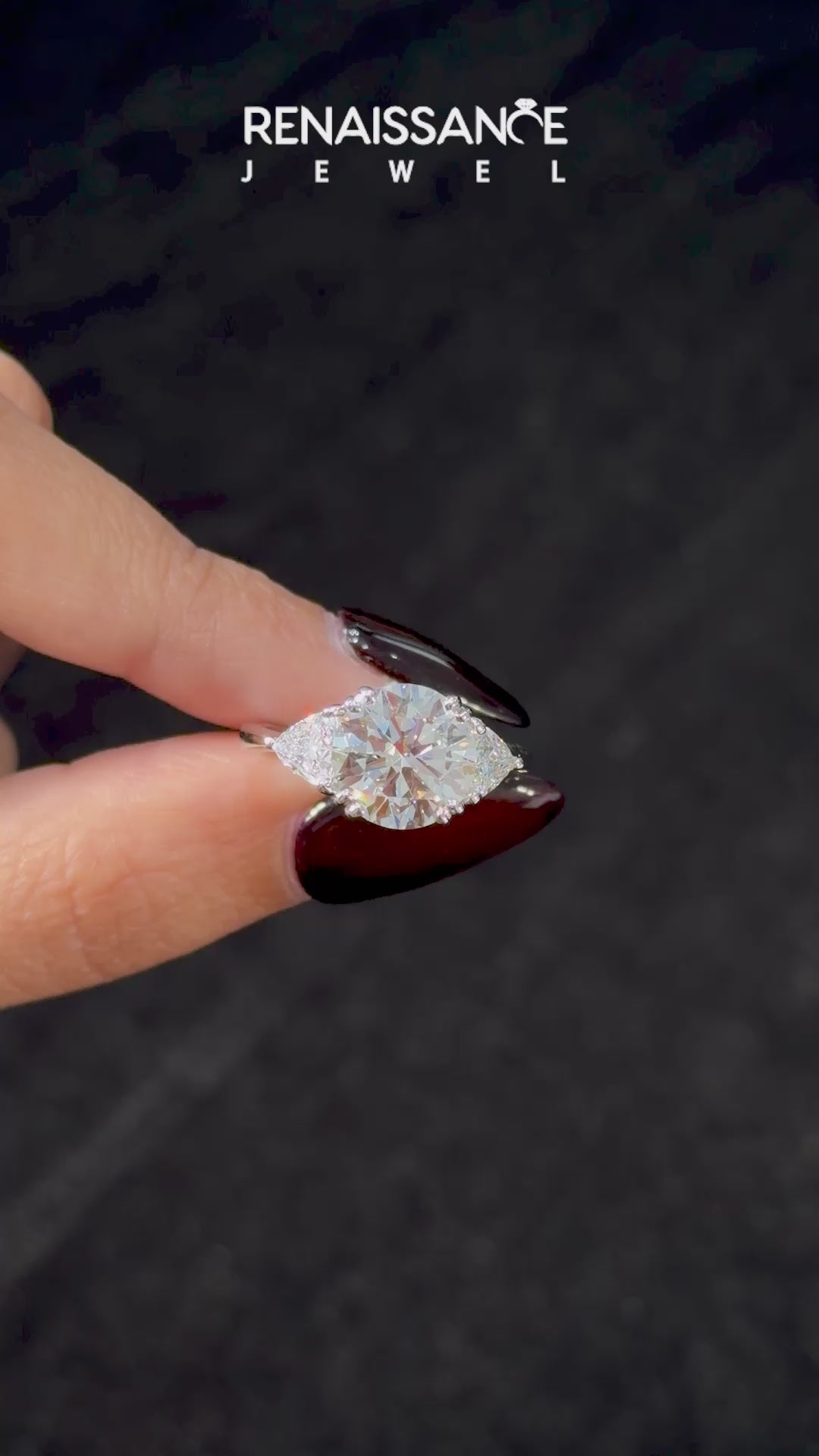 Platinum Round Brilliant and Trilliant Diamond Three-Stone Ring_52