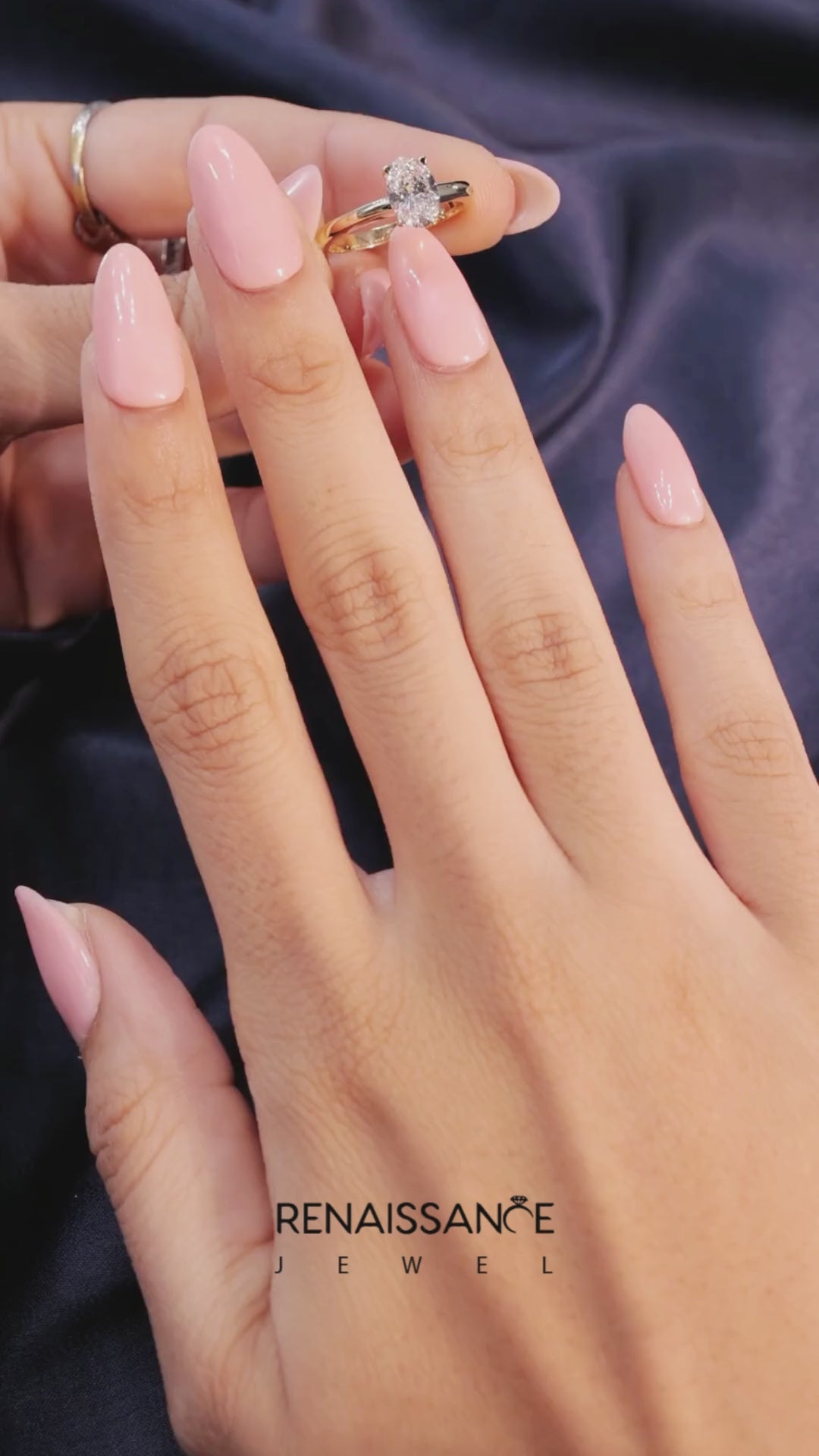 Yellow gold Oval Cut Solitaire Engagement Ring with Round Band and Four-Prong Setting 4