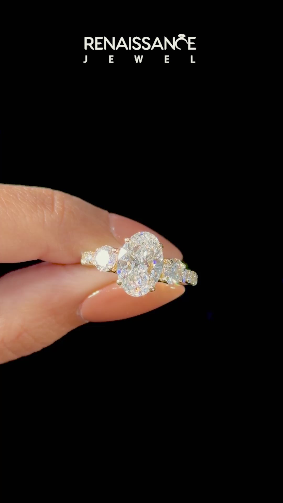 Yellow gold Oval Cut Three-Stone Diamond Pave Band with Prong Setting_58