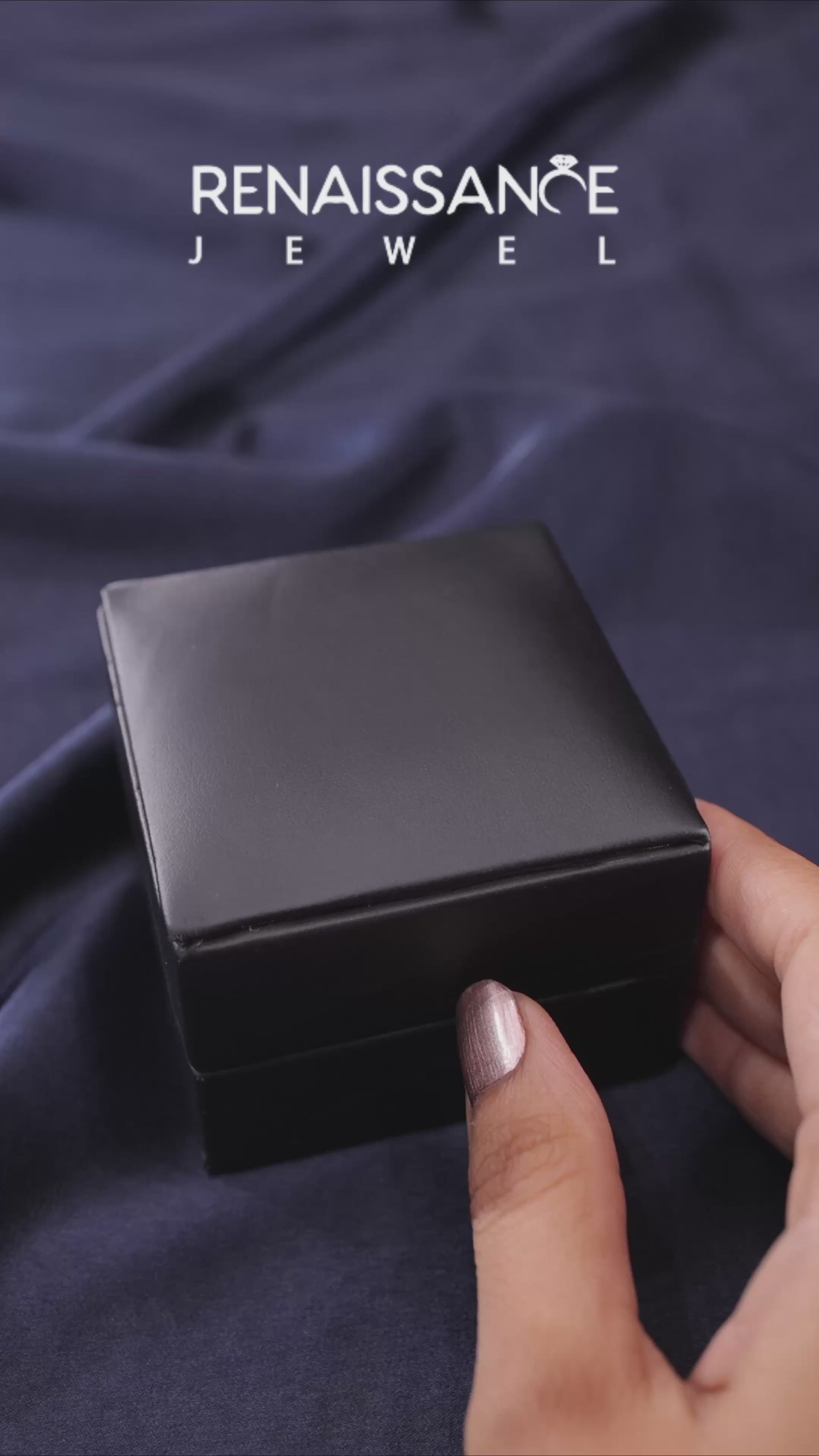 Yellow gold Emerald-Cut Halo Split Shank Diamond Ring with Four-Prong Setting 3