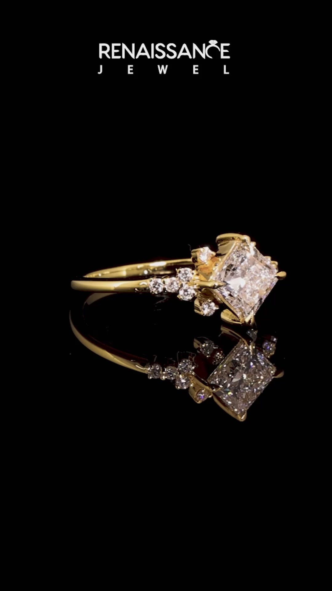 Yellow gold Princess Cut Diamond Ring with Side Stones on a White Gold Band and Four-Prong Setting_6