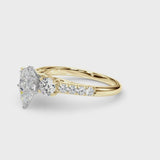 Yellow gold Three-Stone Pear Cut Diamond Pavé Band with Four-Prong Setting