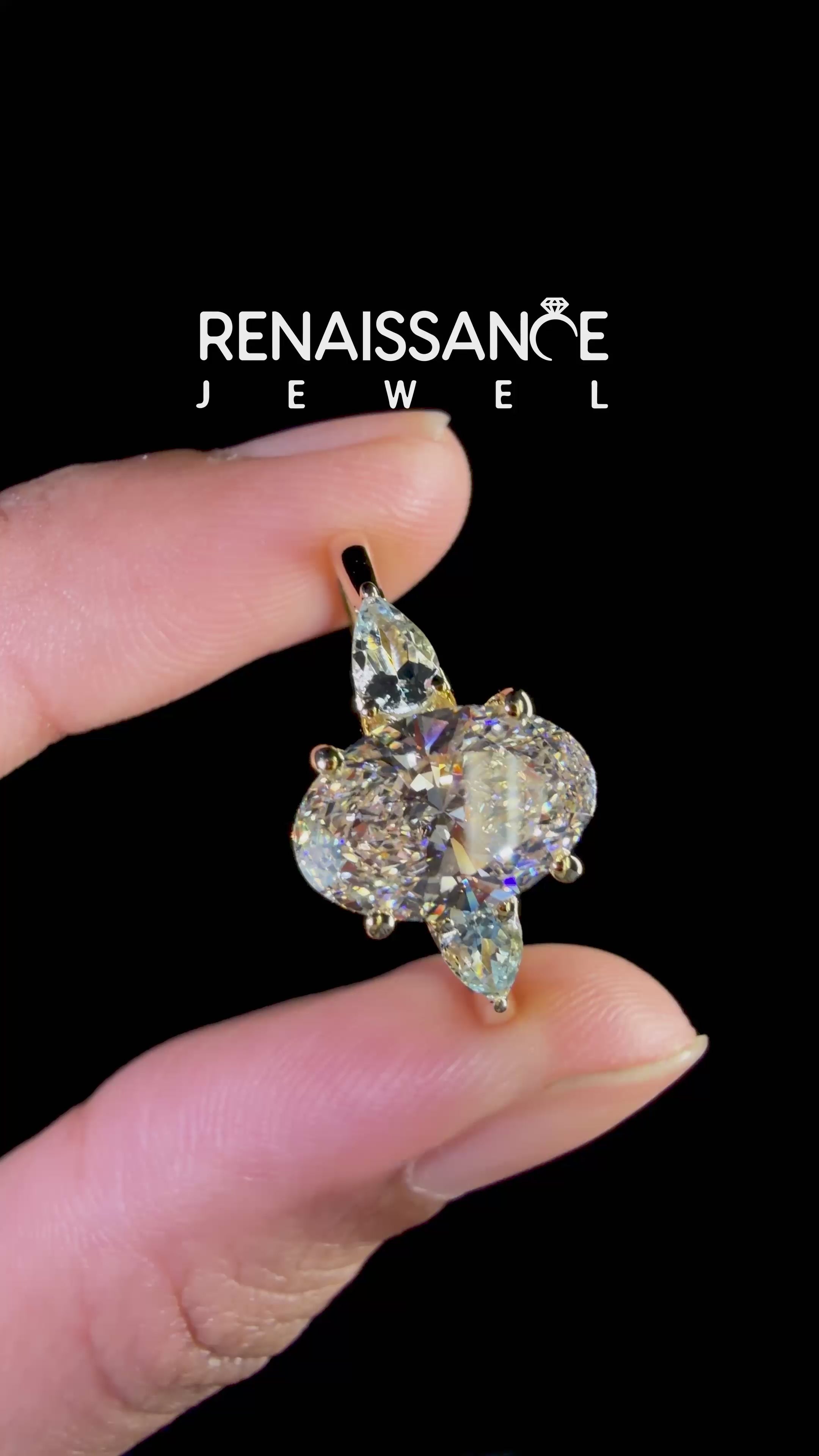 Yellow gold Oval Cut Diamond Three-Stone Ring with Pear Aquamarine Side Stones and Prong Setting_13