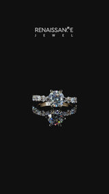 Yellow gold Round Cut Diamond Side Stone Solitaire Ring with Round  and Four-Prong Setting