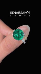 Silver Round Cut Emerald Solitaire Ring with Round  Pavé Band and Four-Prong Setting