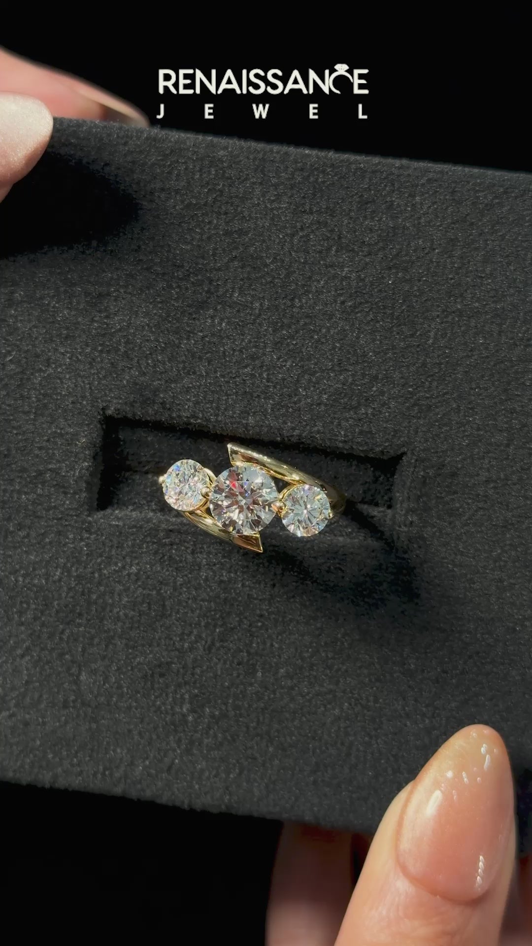 Yellow gold Three-Stone Round Diamond Bypass Band with Prong Setting_6