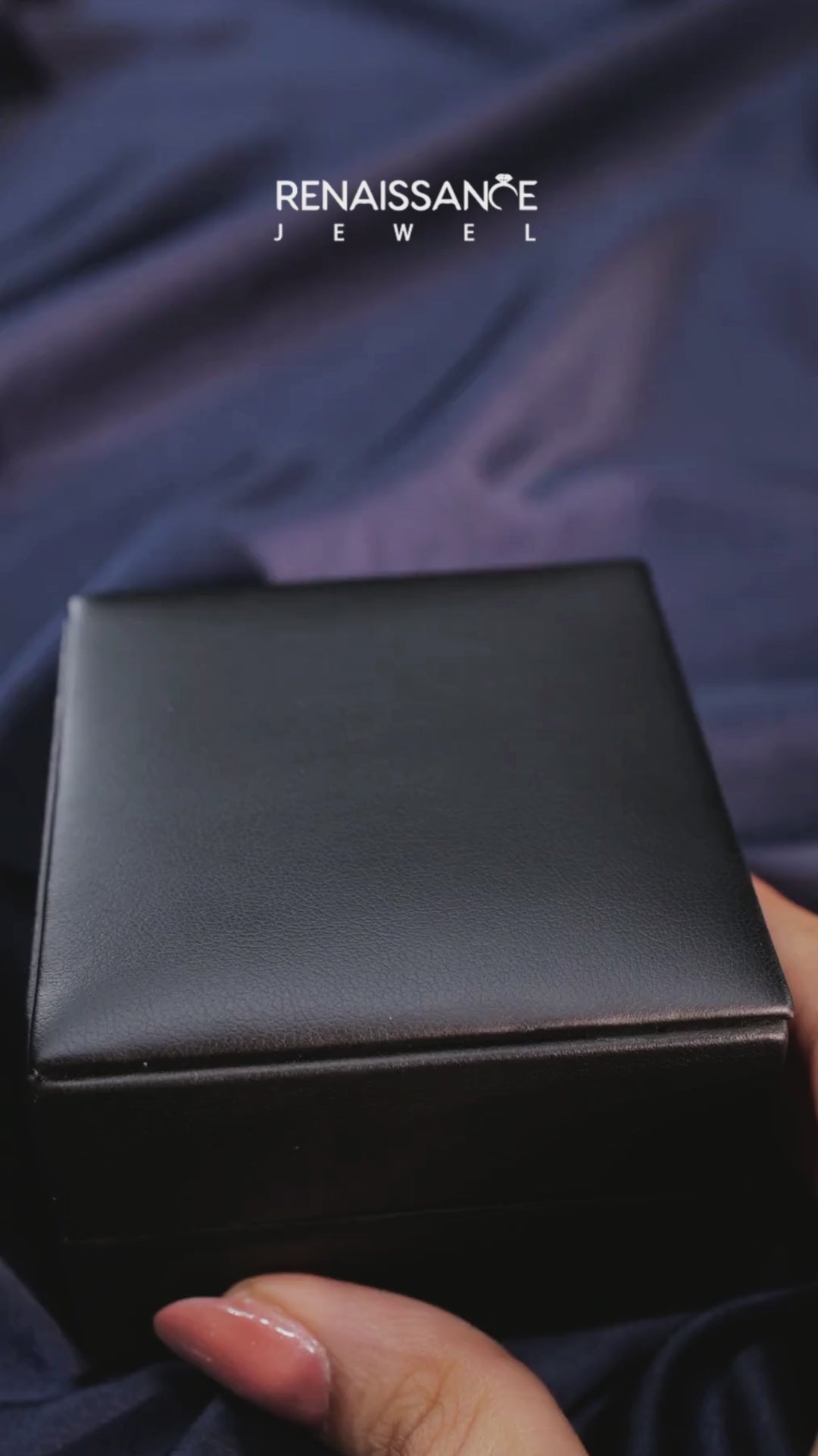 Yellow gold Princess Solitaire Twisted Pave Band with Four-Prong Setting 7