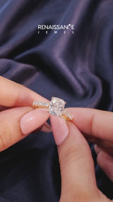 Yellow gold Cushion Cut Diamond Pavé Band Solitaire Ring with Prong Setting