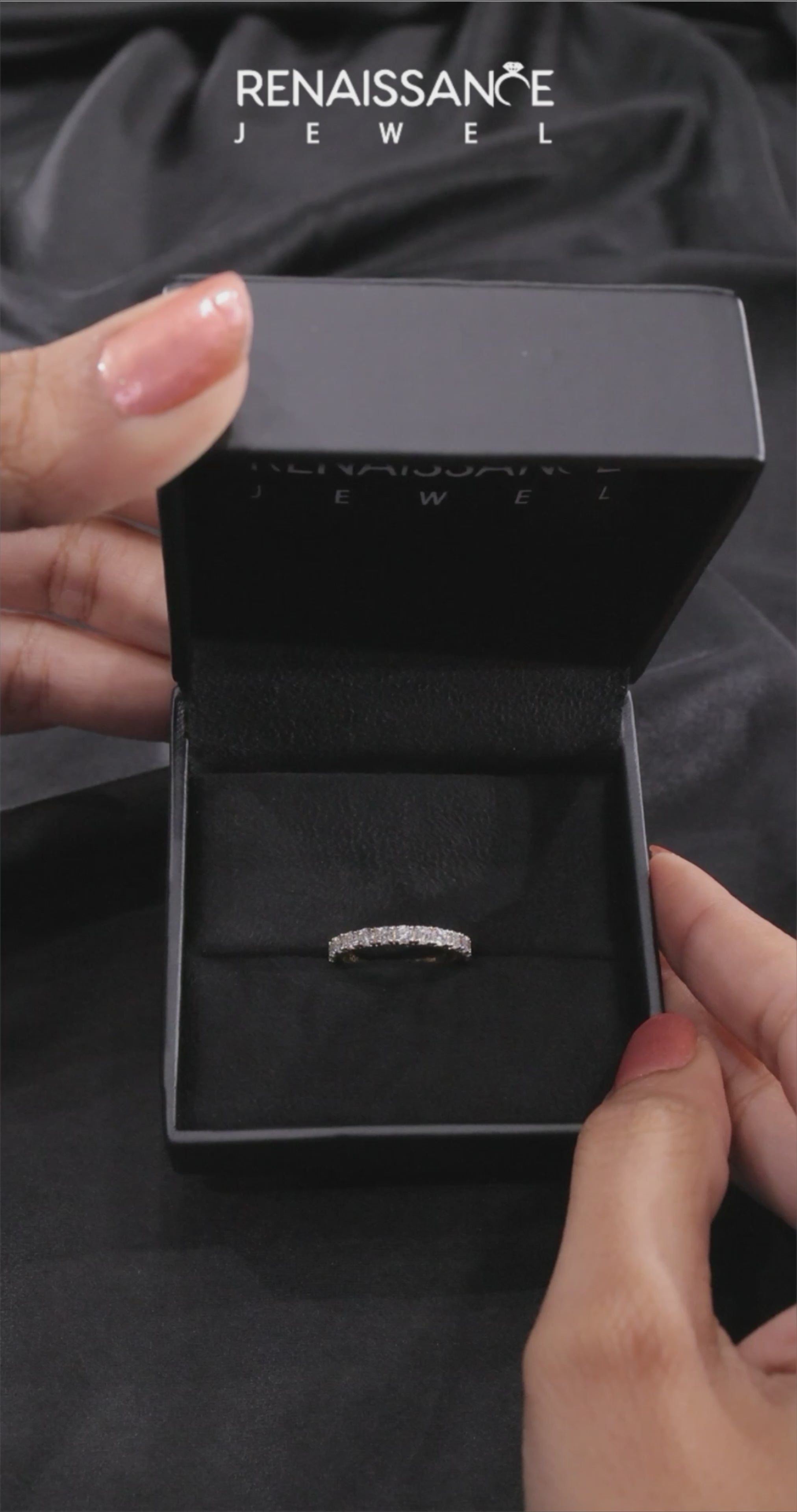 Yellow gold Round Diamond Eternity Band with Pavé Setting and Shared Prong 5